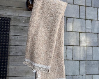 Mönstrad, skrymmande handduk - kamelfärgad / beige - kök/badrum - 100 % bomull, handvävd i Maine - 45 x 76 cm