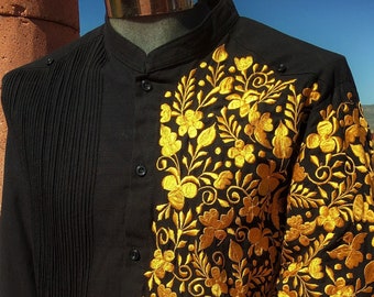 Unique style black Guayabera 100 linen fresh wedding men beautiful floral gold embroidery long embroidered both sides button down Mexico