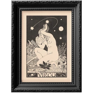 Puede incluir: Ilustraci&oacute;n en blanco y negro de una mujer que representa el signo astrol&oacute;gico Virgo. La mujer est&aacute; sentada en un campo de flores y se ven estrellas en el cielo nocturno. El texto "VIRGO" est&aacute; impreso debajo de la imagen.
