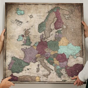 Mappa dettagliata dell'Europa - Mappa Pinboard personalizzata con puntine da disegno - Regalo per viaggiatori - Stampa su tela - Canvascale - Piano di viaggio - Retro Multi