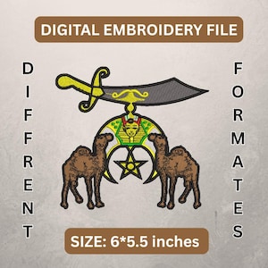 Puede incluir: Archivo de bordado digital con un diseño que incluye una espada, camellos y una estrella. El diseño incluye el texto "DIGITAL EMBROIDERY FILE", "DIFFERENT", "FORMATS" y "SIZE: 15.2*14 cm". El diseño es en tonos marrones, amarillos, negros y verdes.