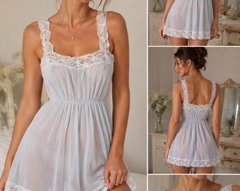 Vintage Lillion Transparent Babydoll Chemise Puderblå Spets Nattlinne XS 1970-tals Nylonunderkläder Romantisk Boudoir Cottagecore
