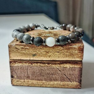 Men&#39;s beaded stone bracelets, gifts for men