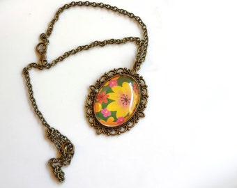 Nature inspired pendant necklace for autumn