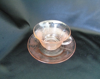 Set di tazze e piattini sottili rosa corniolo