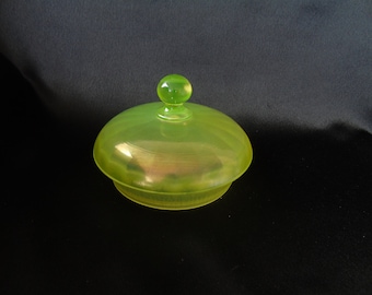 Fenton Stretch Glass Lid for Topaz Vaseline No. 220 pitcher