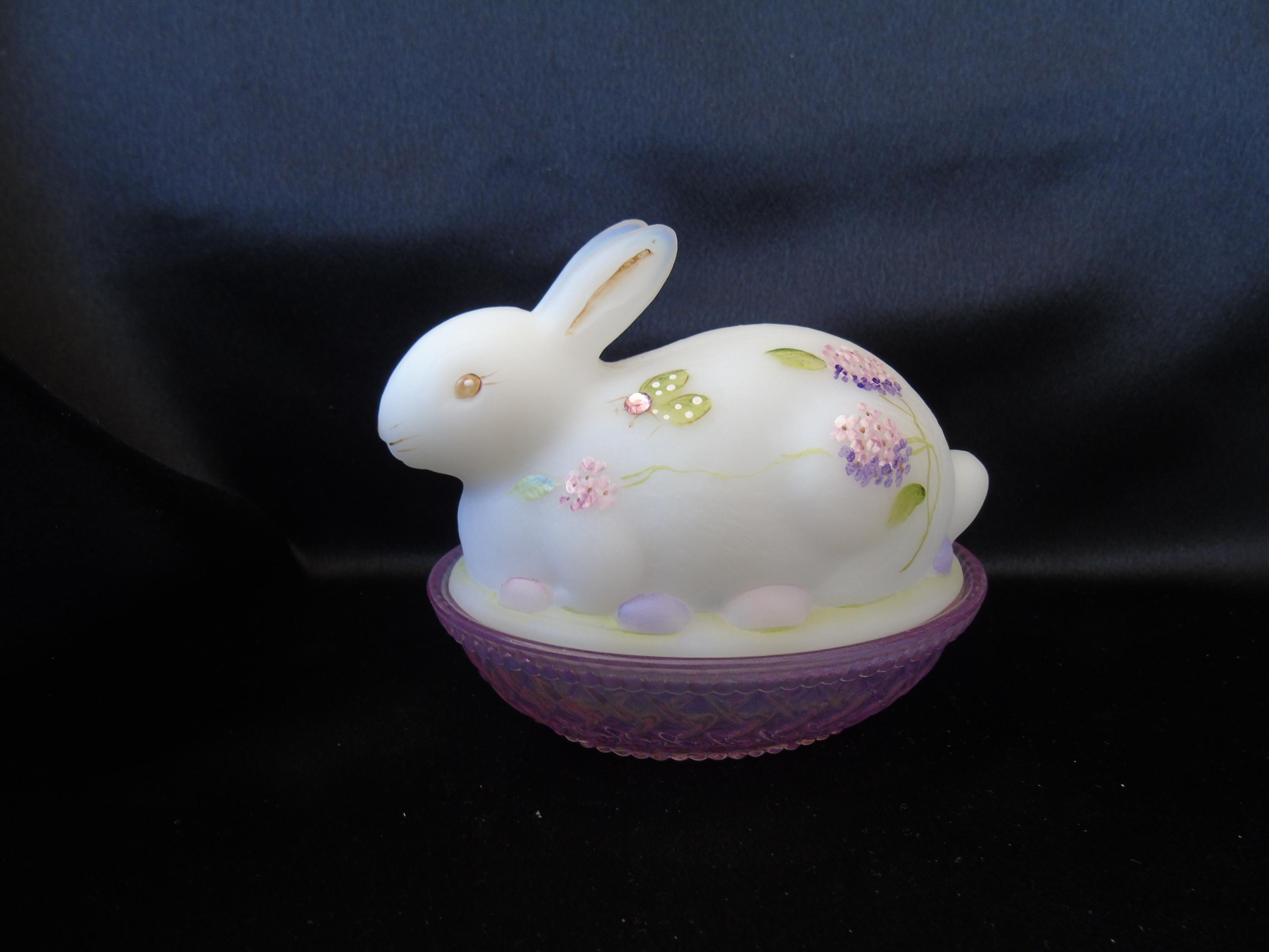 アメリカ 発光ガラス ウサギの蓋付きソルトディッシュ Nesting Bunny アメリカ 発光ガラス ウサギの蓋付きソルトディッシュ Nesting Bunny