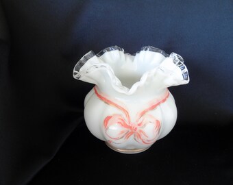 Fenton Outside Decorated #192 Silver Crest 5&quot; Vase