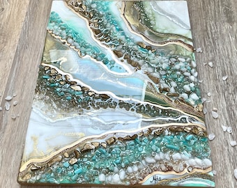 Green Custom Geode Resin Wall Art: Quartz & Amethyst Crystals
