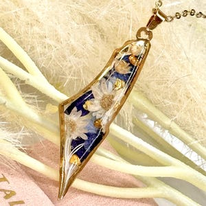 Israel Map Necklace personalized with the color of flowers of your choice, Jewish Jewelry, Holy land Pendant - symbol jewelry, Judaica Jewel