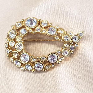 Swarovski Swan Signed Gold Plated Austrian Crystal Teardrop Brooch