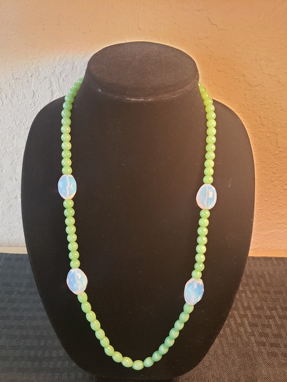 Vintage Opaline and Sage Green Glass Bead Necklac… - image 3