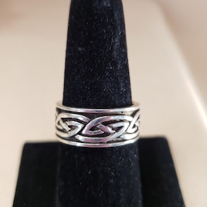 Vintage Sterling Silver Celtic Carved Design Band Ring Size 9.25