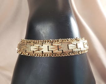 Pulsera vintage con diseño texturizado de corte de diamante y baño de oro pesado con cadena de seguridad