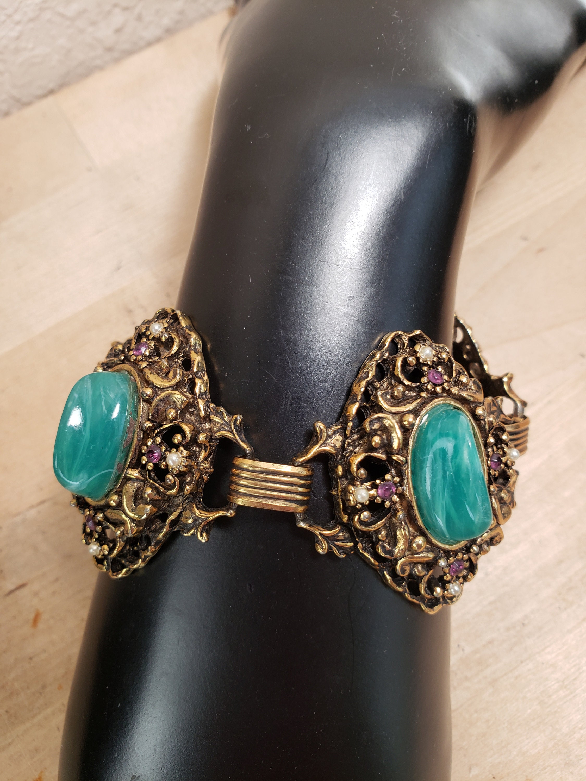 Vintage Selro Selini Chunky Green Stone Seed Pearl Ornate