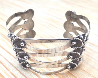 Brazalete ancho de plata esterlina VTG con diseño calado, firmado Hecho en México Riviri