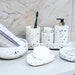 see more listings in the Accessoires de salle de bain section