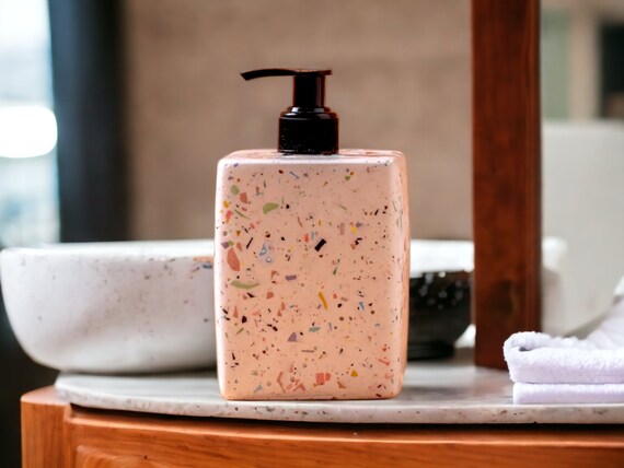 Dispenser di sapone liquido in cemento colorato, bottiglia di lozione con  pompa, accessori per bancone del bagno, portasapone per lavandino da bagno,  decorazione regalo per la prima casa -  Italia