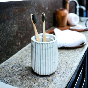 Marble Concrete Toothbrush Holder: Ribbed Pen & Utensil Organizer