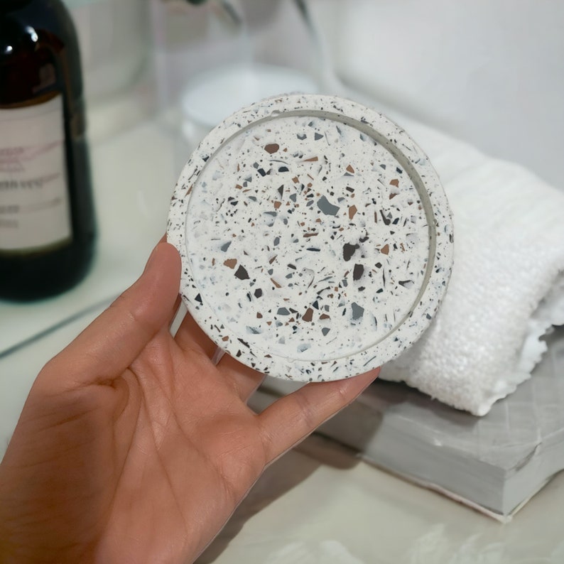 Ensemble de salle de bain personnalisé en terrazzo, distributeur de savon marron, noir et gris, brosse à dents et porte-serviettes, plateau rectangulaire, cadeau pour la maison neuve image 2