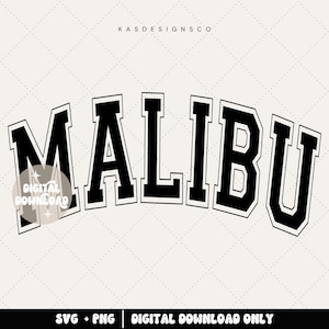 Könnte beinhalten: Schwarz-weißes Grafikdesign mit dem Wort "MALIBU" in einer College-Schriftart. Das Design enthält den Text "DIGITALER DOWNLOAD" und "SVG + PNG | NUR DIGITALER DOWNLOAD" auf einem hellbeigen Hintergrund mit einem Rautenmuster.