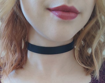 Schwarzer Choker schmal