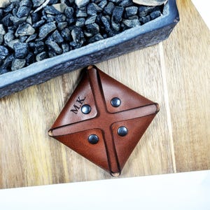 Personalisierter handgemachter Ledermünzenhalter mit individueller Gravur, perfekt für ihn, handgemachtes Geschenk für Geburtstag, Vatertag