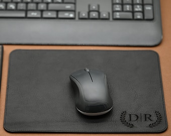 Tappetino per mouse in pelle nera, personalizzato, portafoglio inciso personalizzato, per fidanzato, regalo per la festa del papà, portafoglio da uomo personalizzato, conciato al vegetale