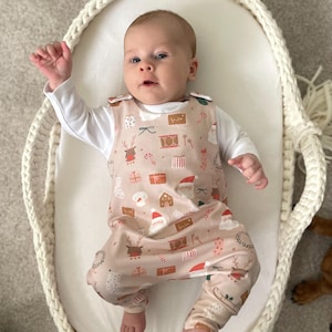 Letters to Santa Bio-Babystrampler im festlichen Haremsstil