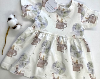 Handgestricktes Baby Kleid aus Bio Baumwolle mit Savannah Muster