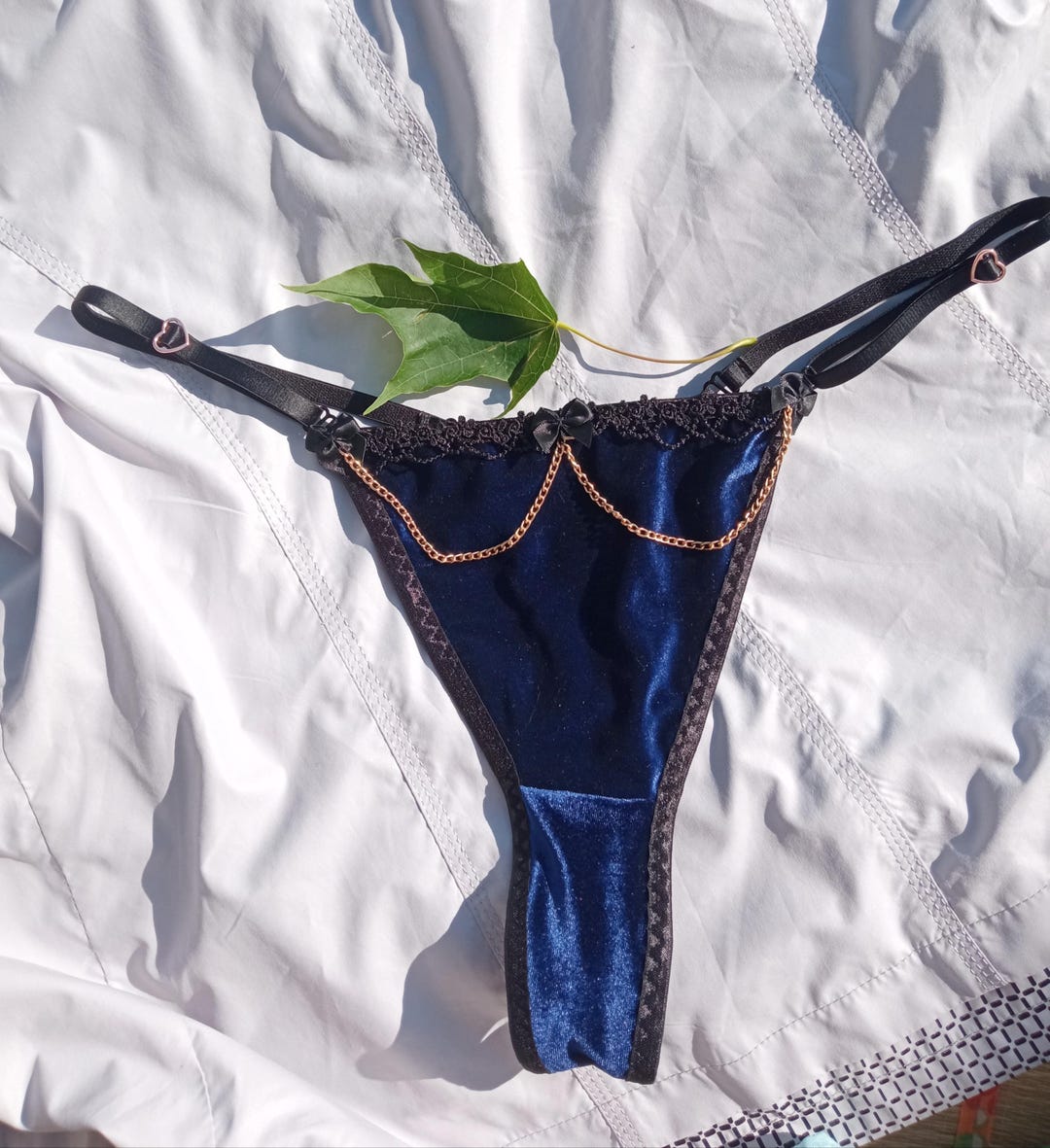 cc thongs black velvet