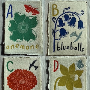 Azulejos del Alfabeto de Flores - Linograbado impreso a mano sobre papel hecho a mano