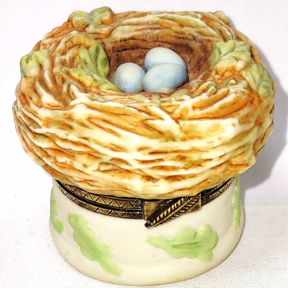 Vintage M. Bastin Bird’s Nest Porcelain Trinket Box1999