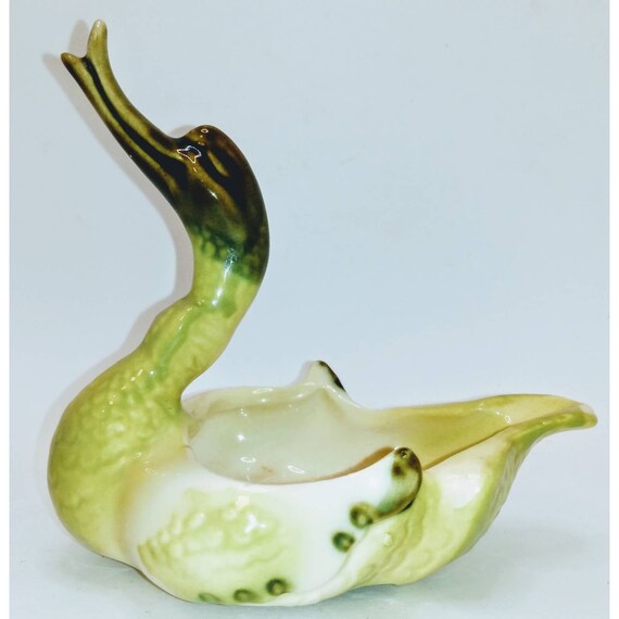 Vintage Hull Imperial Swan Green
