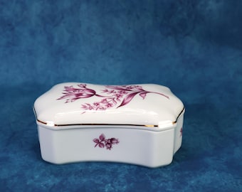 Vintage decor - retro art - porcelain jewelry box - hand carved with floral motif - Hollohoza - Hungary - 1831