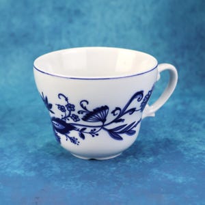 Vintage porcelain, coffee service, onion pattern, genuine cobalt, Wellco Krefeld, cups and saucers, cake plates, dishwasher safe image 12