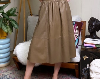 Vintage 80s Glam Taupe Tan Brown Leather Below the Knee Full A-Line Skirt // Size S 26” waist