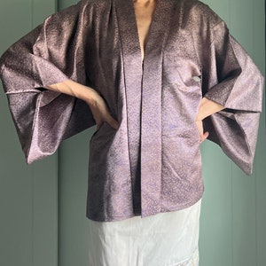 Vintage Japanese Haori Kimono Robe Jacket Plum Lilac Purple with Tan Foliage Print One Size image 3
