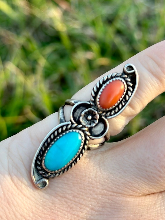 Red coral and turquoise vintage ring - image 3