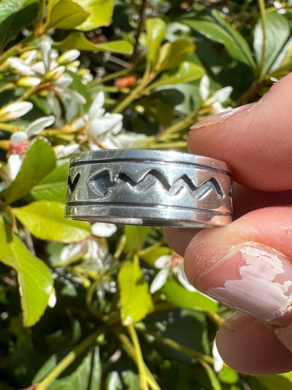 Silver arrow ring