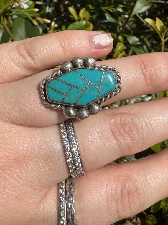 Stunning southwestern style inlay turquoise ring - image 4