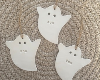 Ręcznie robiona dekoracja na Halloween w kształcie ducha – zestaw 3 sztuk
