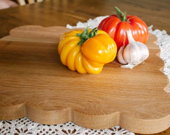 17" Scalloped Cutting Board