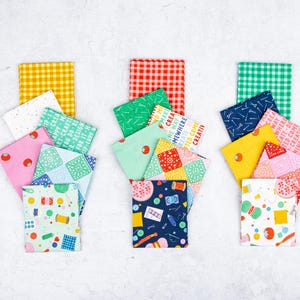 PREORDER Riley Blake Handmade 5&quot; Stacker - Fabric Charm Pack - Riley Blake Charm Pack - Floral 5&quot; Stacker - Fabric