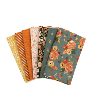 VORBESTELLUNG Riley Blake Happy Fall Days 7 Teiliges Mini Fat Quarter Bundle - Herbst Stoff - Florale Fat Quarters - Riley Blake fat Quarter Bundle -