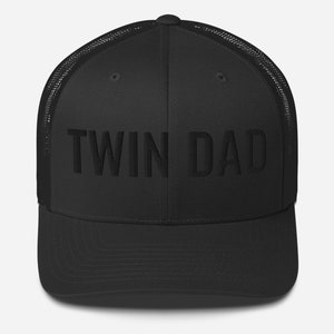 Twin Dad bestickter Trucker-Hut, Twin Dad Geschenk, Vater von Zwillingen, Geschenk für Papa, Papa Shirt, Vatertagsgeschenk, Papa Geburtstagsgeschenk, einfarbig