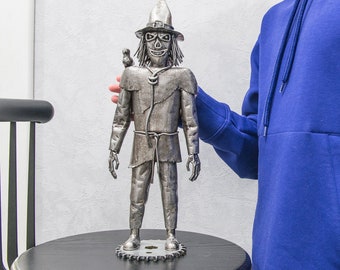 Scultura di spaventapasseri in metallo fatta a mano, arte industriale gotica