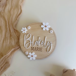 signe de naissance fleur de marguerite | Faire-part de naissance | Faire-part de naissance en bois arqué | Plaque nominative personnalisée | Nom de naissance du bébé
