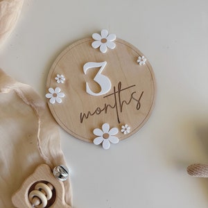 Baby Milestone Boho Baby Milestone Wooden daisy Flower Milestone Disc Monthly Baby Milestone Marker Baby Growth Baby Photo Prop image 2