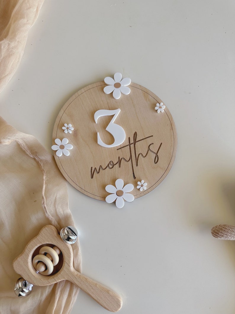 Baby Milestone Boho Baby Milestone Wooden daisy Flower Milestone Disc Monthly Baby Milestone Marker Baby Growth Baby Photo Prop image 2